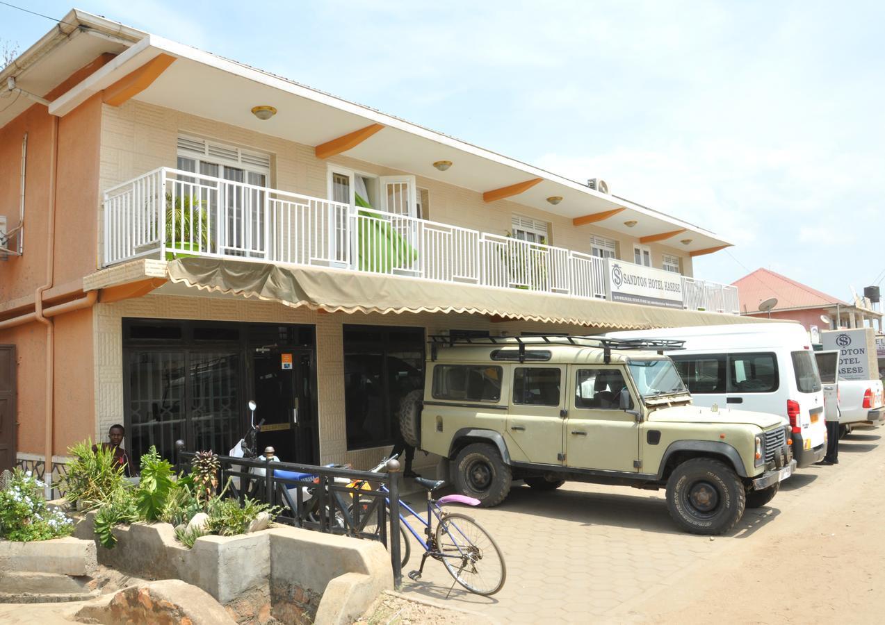 Sandton Hotel Kasese Exterior photo